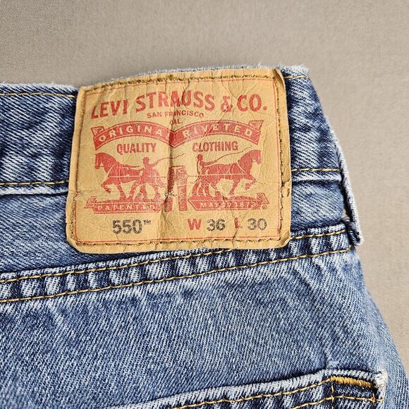 Levi's 550 Men’s Medium Wash 550 Relaxed Fit Denim Jeans - 36x30 - Picture 10 of 10